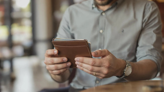 Le portefeuille homme : Accessoire stylé et pratique