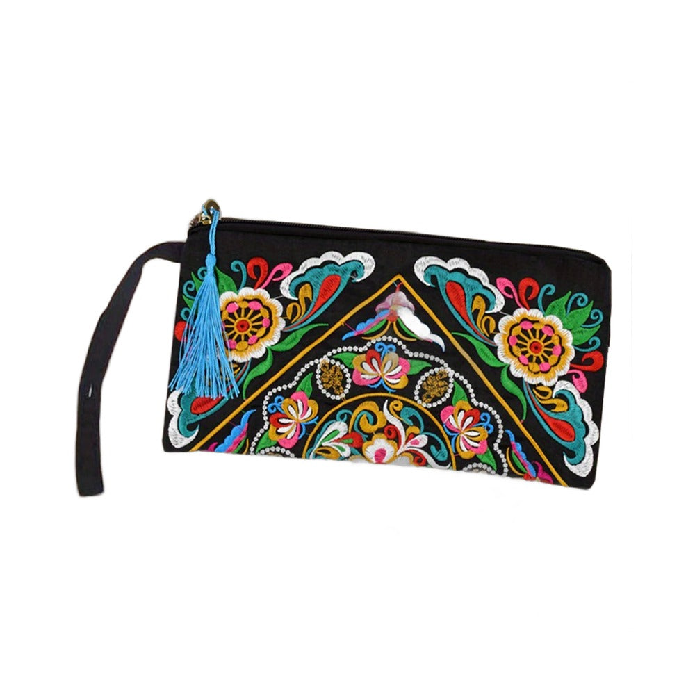 Pochette Portefeuille Ethnique Brodée sur fond blanc